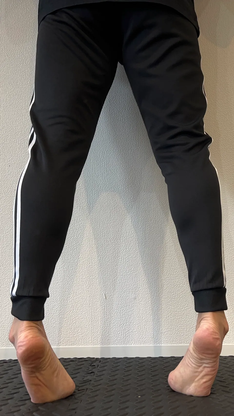 足裏をほぐすストレッチ方法、つま先立ち編