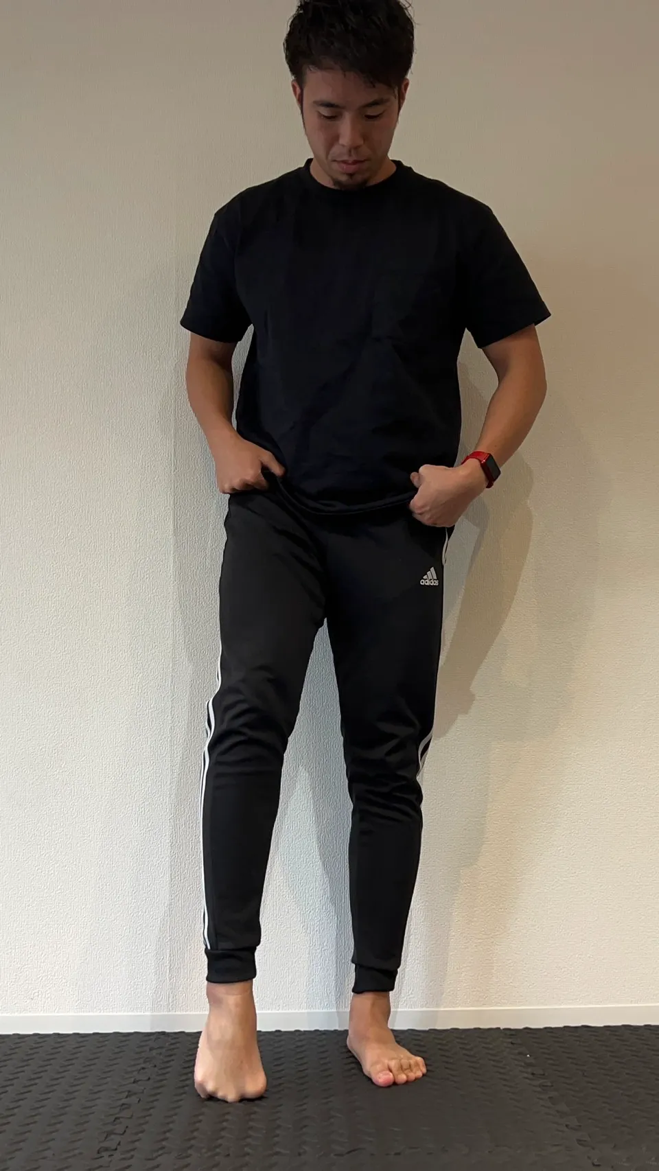 足裏をほぐすストレッチ方法、指を丸める方法